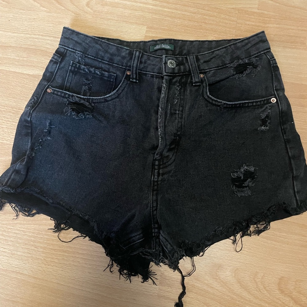 Wild Fable Target black high rise wash jean shorts size 2.